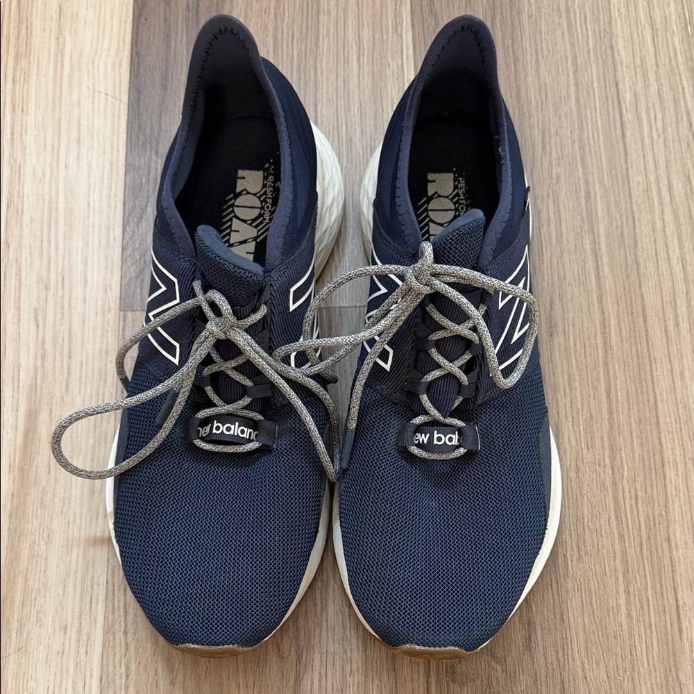 New Balance Men's Dark Blue Athletic Shoes 🌶️